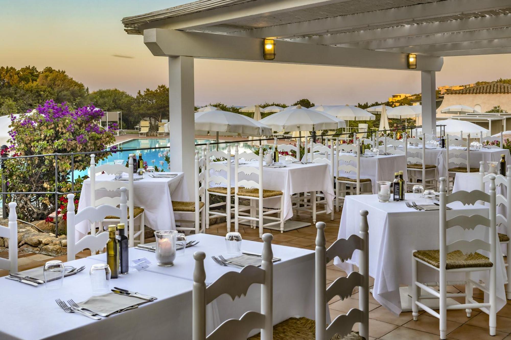 Grand Hotel In פורטו צ'רבו מראה חיצוני תמונה